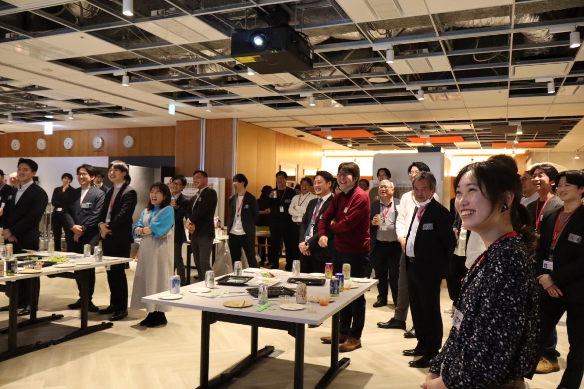 勉強会の後は懇親会も実施