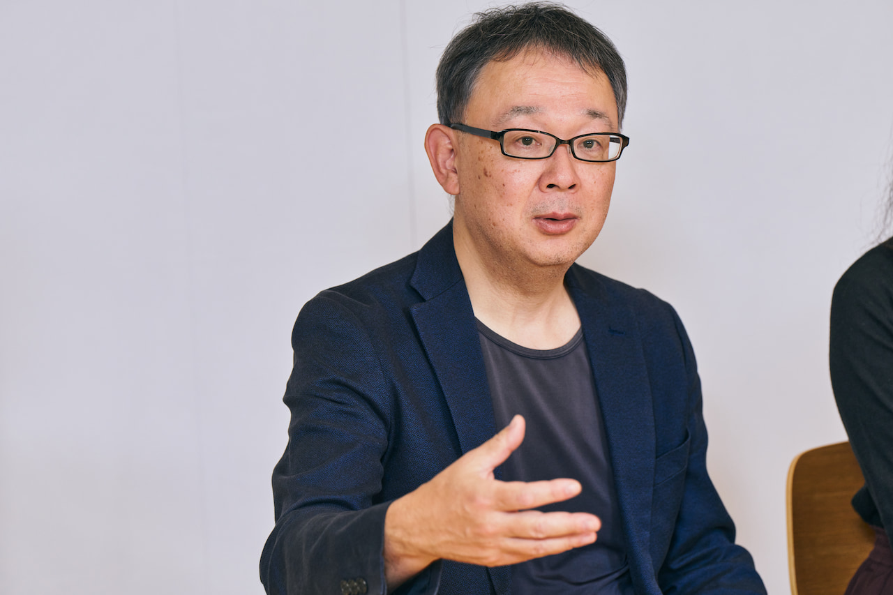 「困っているお客様に近いところにいるからこそ、新たな発想につながる」（酒井）