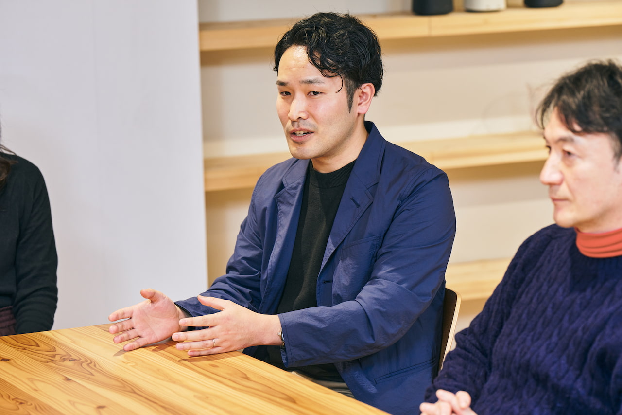 「生産拠点の多さ、多様さはオカムラの強みのひとつ」（中塚）