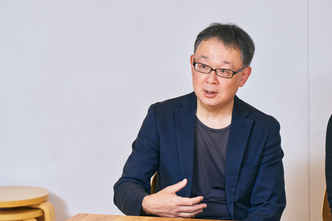 「最近の学びの場にはデジタルツール採用も進み、電源確保やモニター移動など可変性が求められる」（酒井）