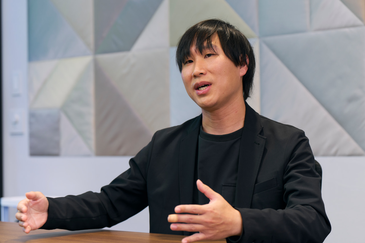 「無人販売ケースは、『東京都新事業発掘プロジェクト事業』として取り組んでいる」（深野）