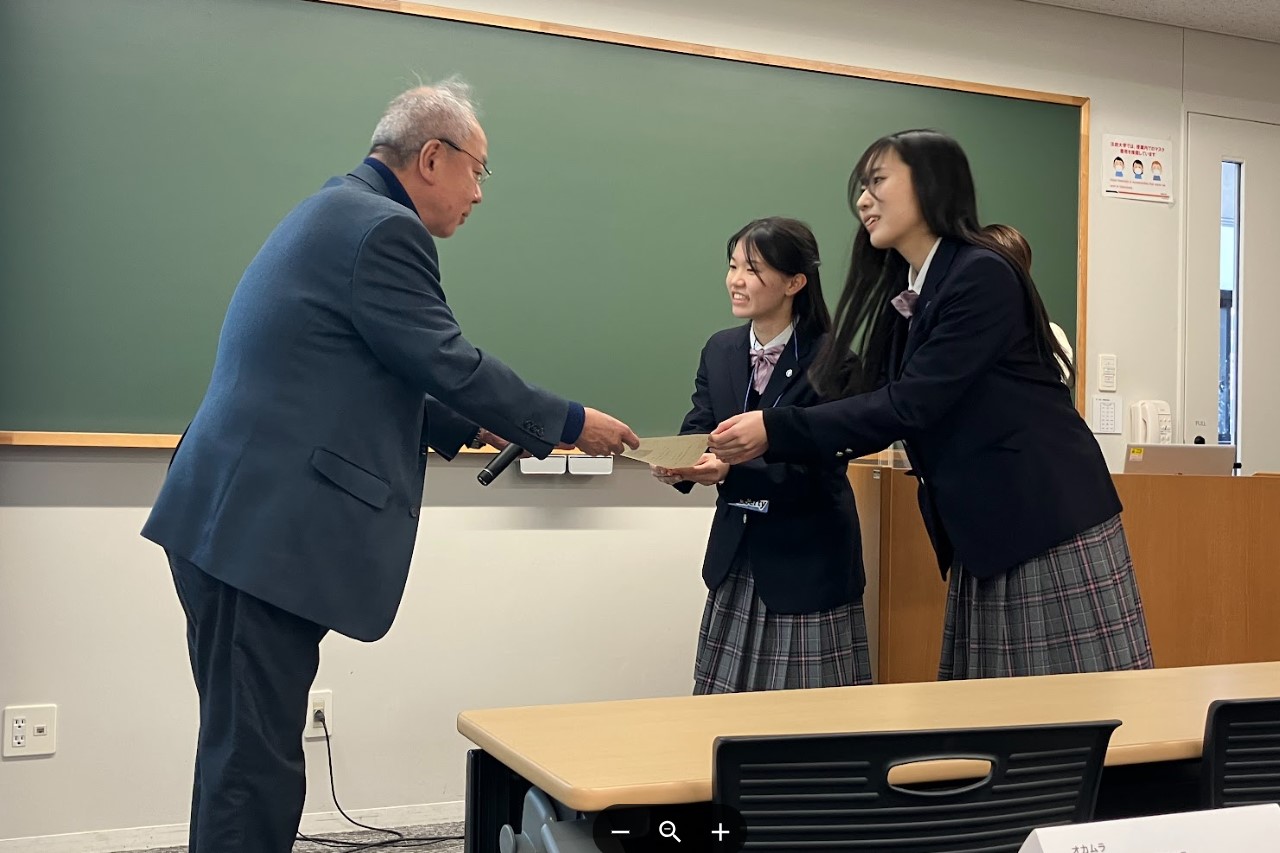 準企業賞受賞 クラーク記念国際高等学校 熊本キャンパス「いちごたぬきチーム」