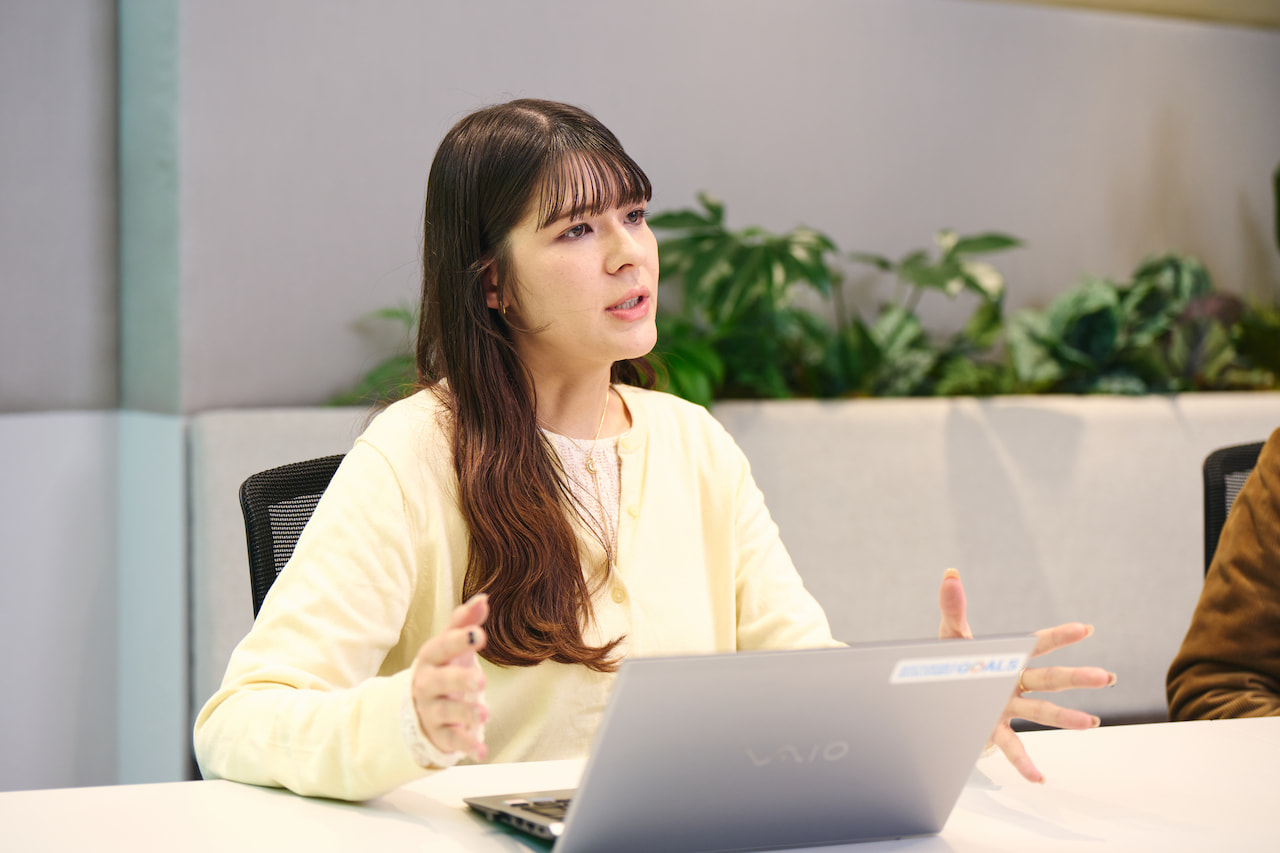 「社会動向調査チームのメンバーとして、さまざまなデータを収集している」（井熊）