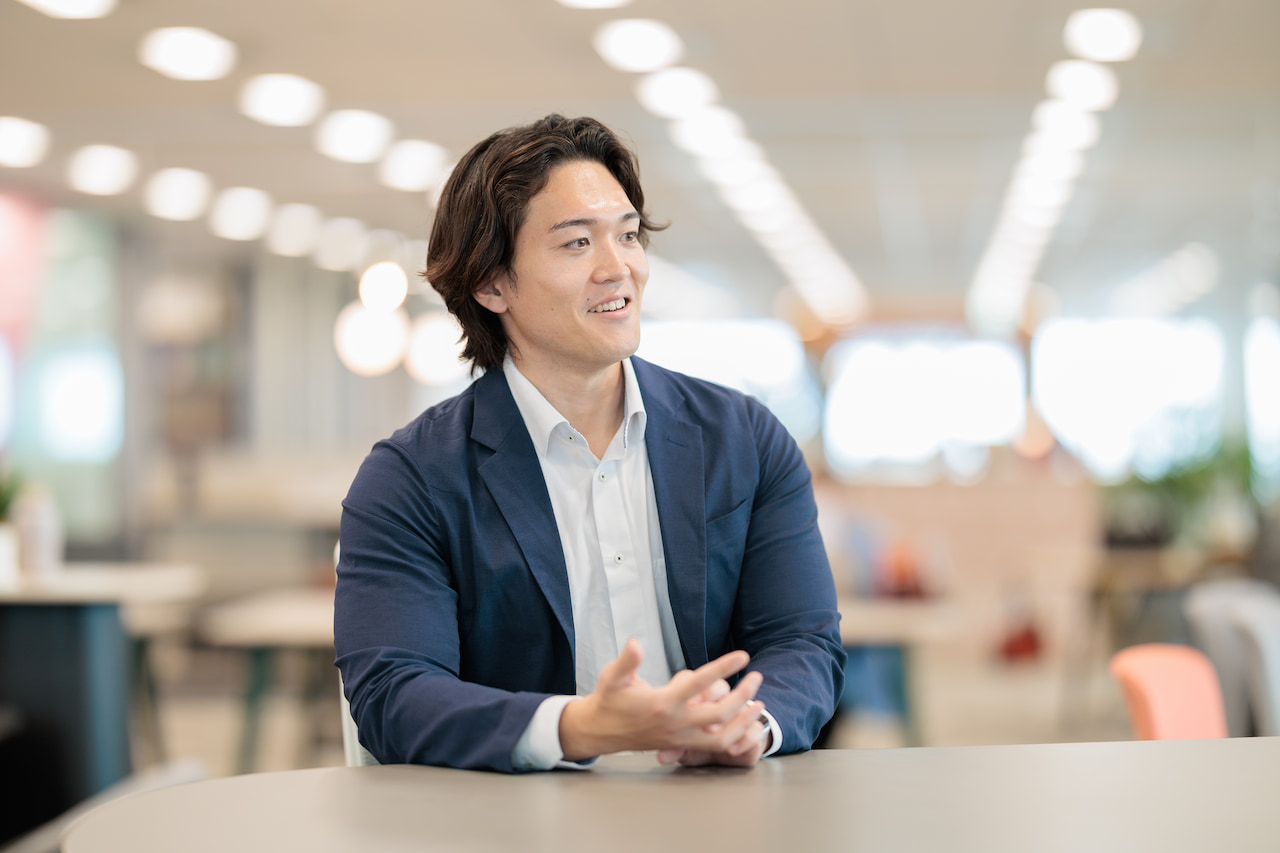 「初めての育児は慣れないことの連続。こんなにハードなのかと驚いた」（谷口）