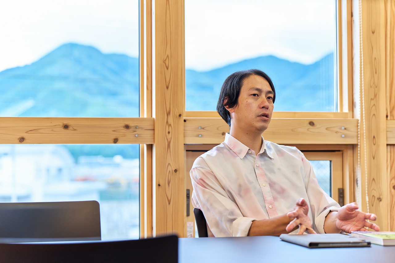 「共創というはたらき方のメリットの一つは、公私を超えた人間関係にもつながること」（庵原）