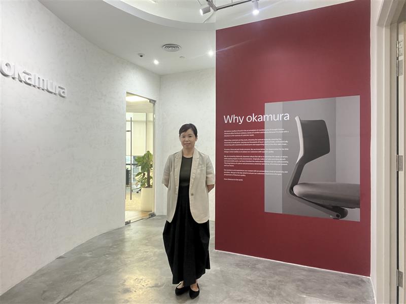 SRの役割も兼ねる新事務所のエントランスにて