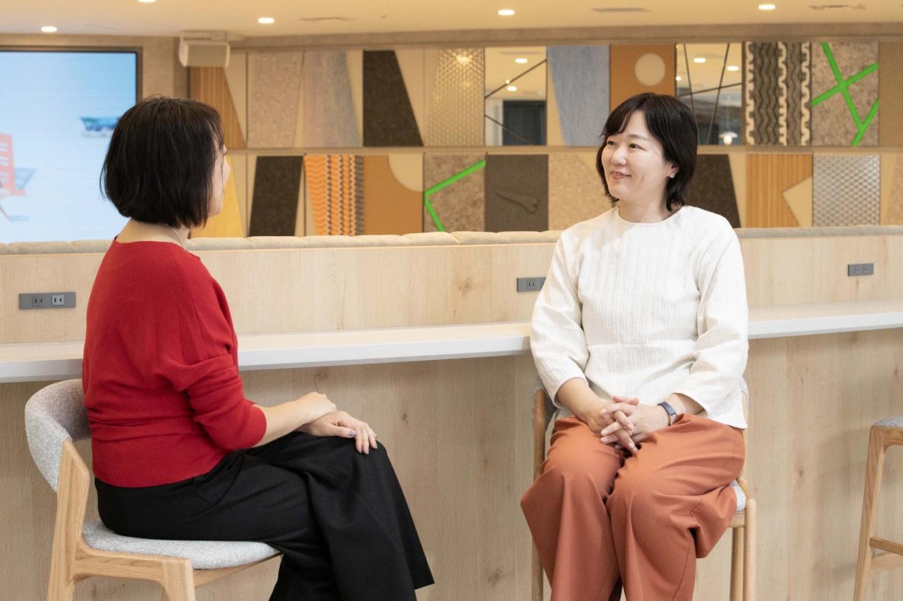 浜離宮のオフィスにある共創空間「YACCHABA（やっちゃば）」にて