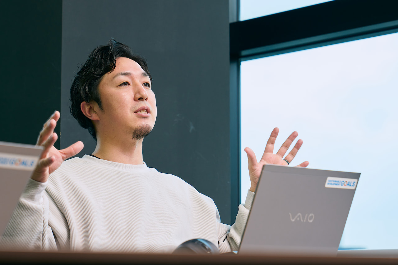 「近くにいる人同士や通りがかった人との何気ない会話も生まれやすくなる」（鈴木）