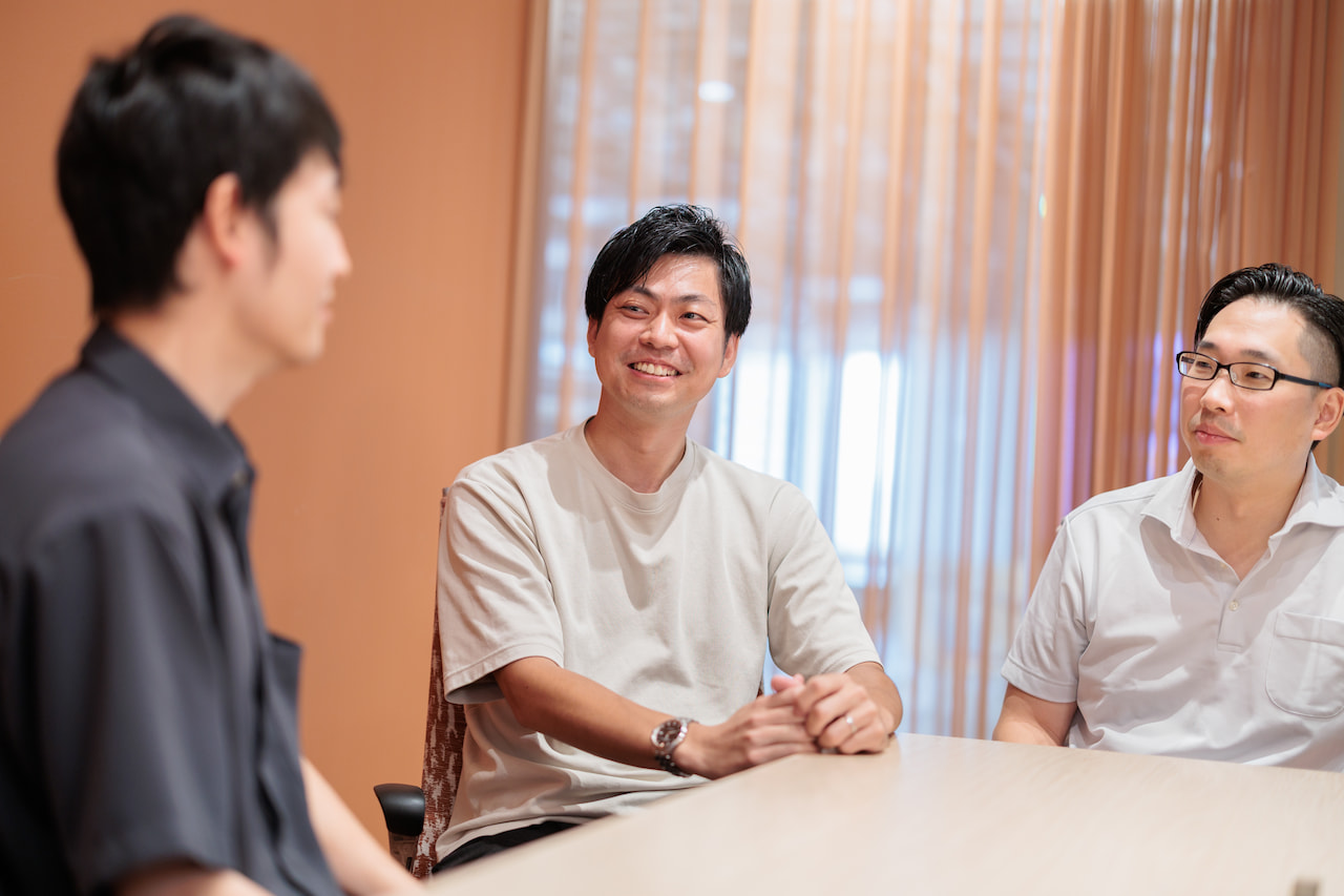 「育児休職の相談時、最初に周囲から返ってきたのは『おめでとう』の言葉だった」（淺田）