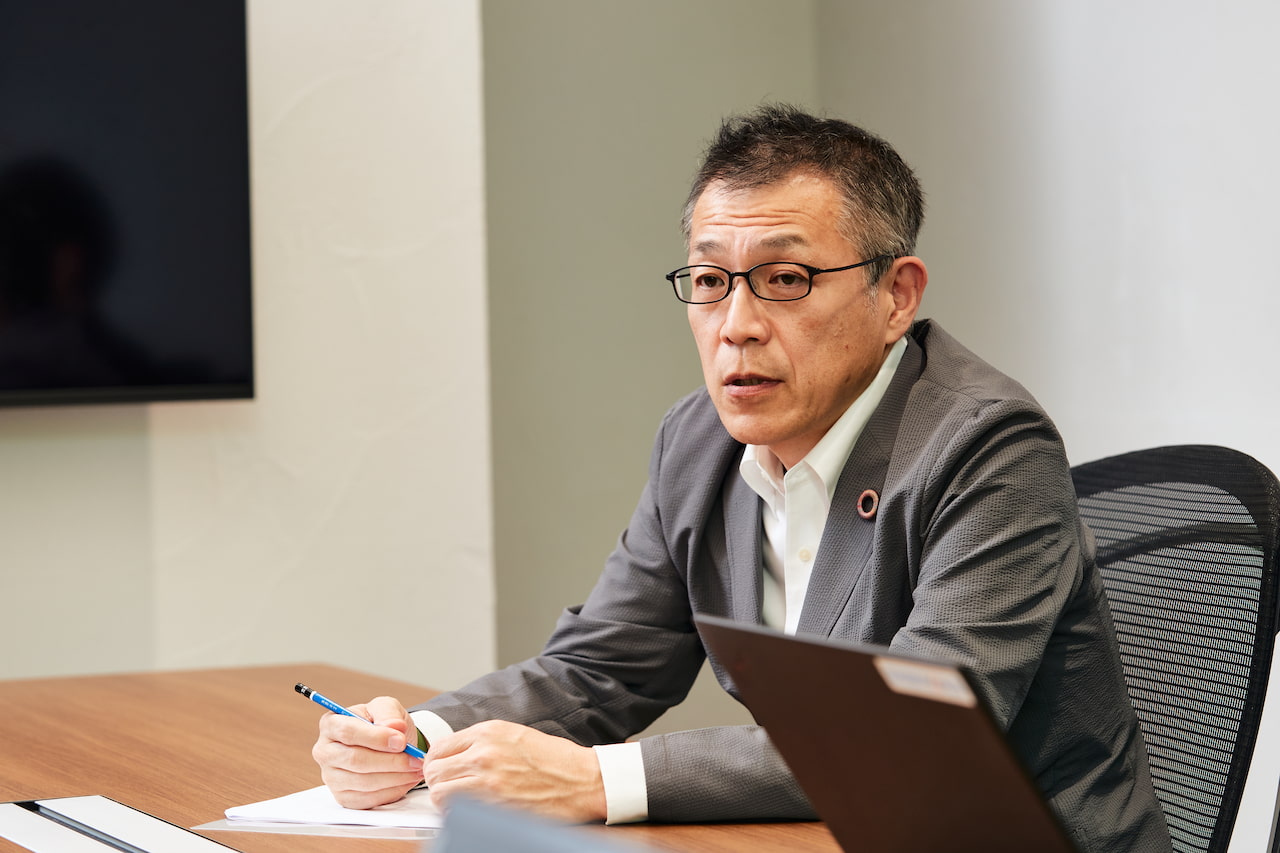 「使う人を考えて機能を追求していくと、必然的に形も美しくなる」（辛島）
